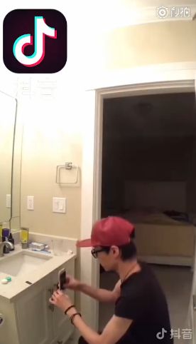 全运会乒乓球爆大冷！世界冠军意外翻车，孙颖莎豪取2连胜，覃予萱一战成名！